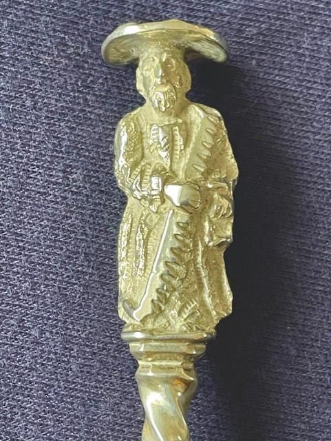 LARGE VICTORIAN ENGLISH STERLING SILVER SEAL END APOSTLE SPOON 1890.
