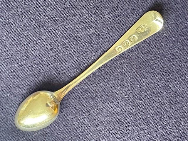 A FINE ENGLISH STERLING SILVER GEORGIAN 1813 SNUFF SPOON