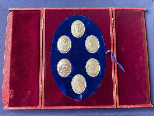 CASED ENGLISH ROYAL FAMILY HALLMARKED STERLING SILVER CAMEO COLLECTION SET BY JOHN PINCHES.