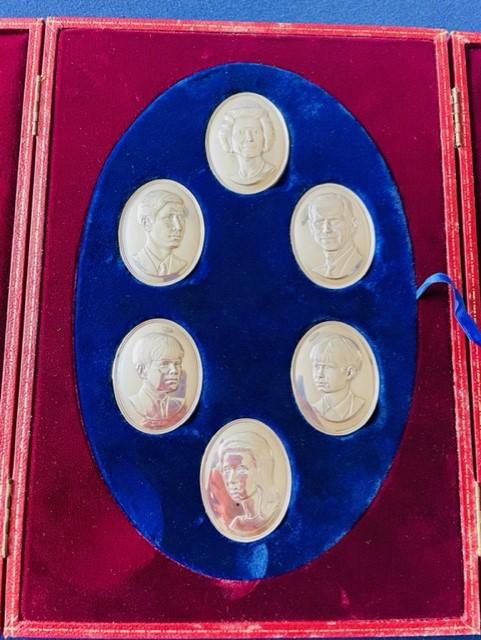 CASED ENGLISH ROYAL FAMILY HALLMARKED STERLING SILVER CAMEO COLLECTION SET BY JOHN PINCHES.