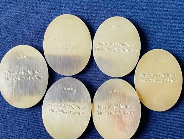 CASED ENGLISH ROYAL FAMILY HALLMARKED STERLING SILVER CAMEO COLLECTION SET BY JOHN PINCHES.