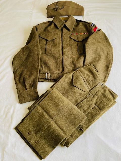 WWII BRITISH REGIMENT BATTLEDRESS UNIFORM SET COMPLETE LONDON..