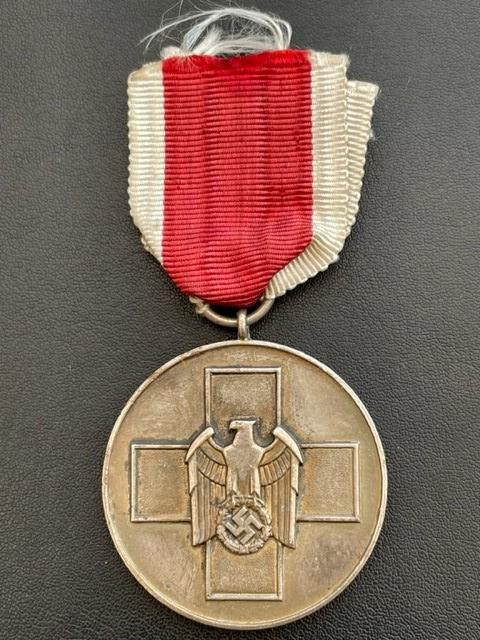 NICE WWII GERMAN SOCIAL WELFARE MEDAL