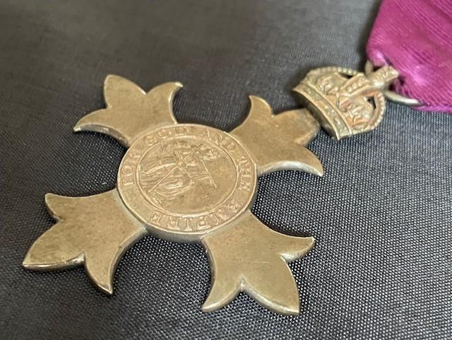 WWI ORIGINAL STERLING SILVER 1916 ISSUED MBE MEDAL AND CASE GARRARD & CO.