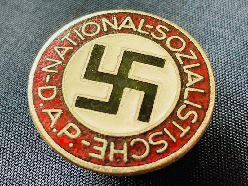 HARDER TO FIND WWII GERMAN NSDAP PARTY BADGE BUTTON HOLE FIXING BY MATTH.OESCBSLER AND SOHN ANSBACH.