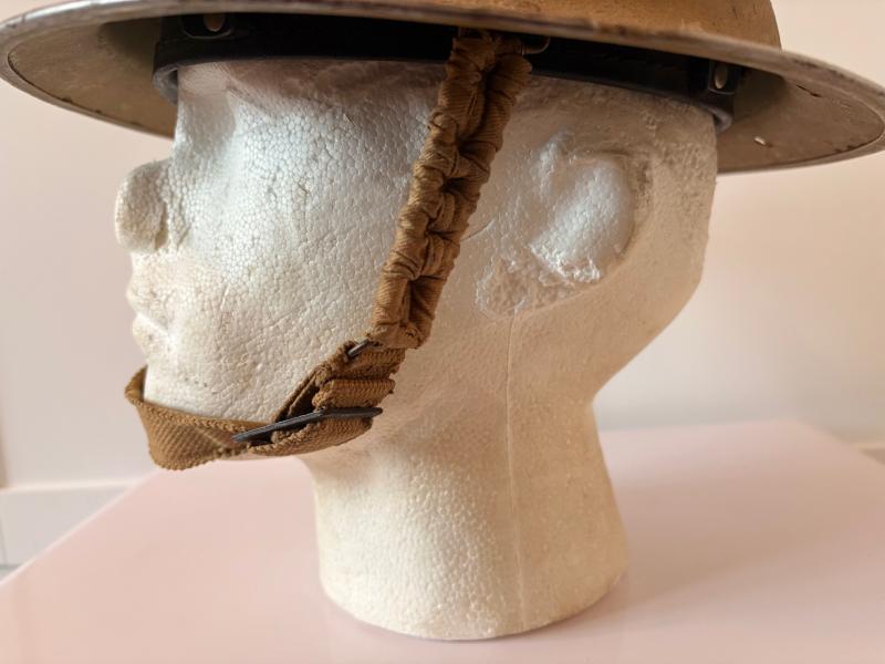 RARE BRITISH WWII DESERT RATS INFANTRY BRODIE HELMET DATED 1940.