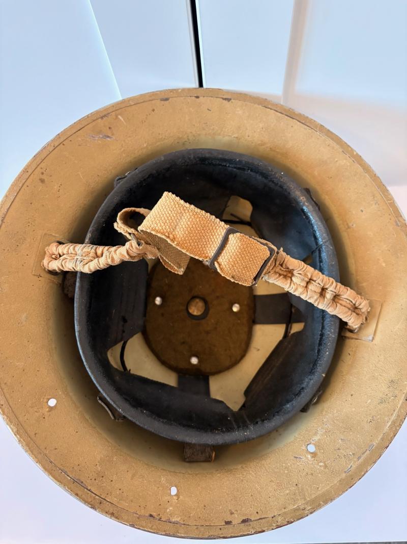 RARE BRITISH WWII DESERT RATS INFANTRY BRODIE HELMET DATED 1940.