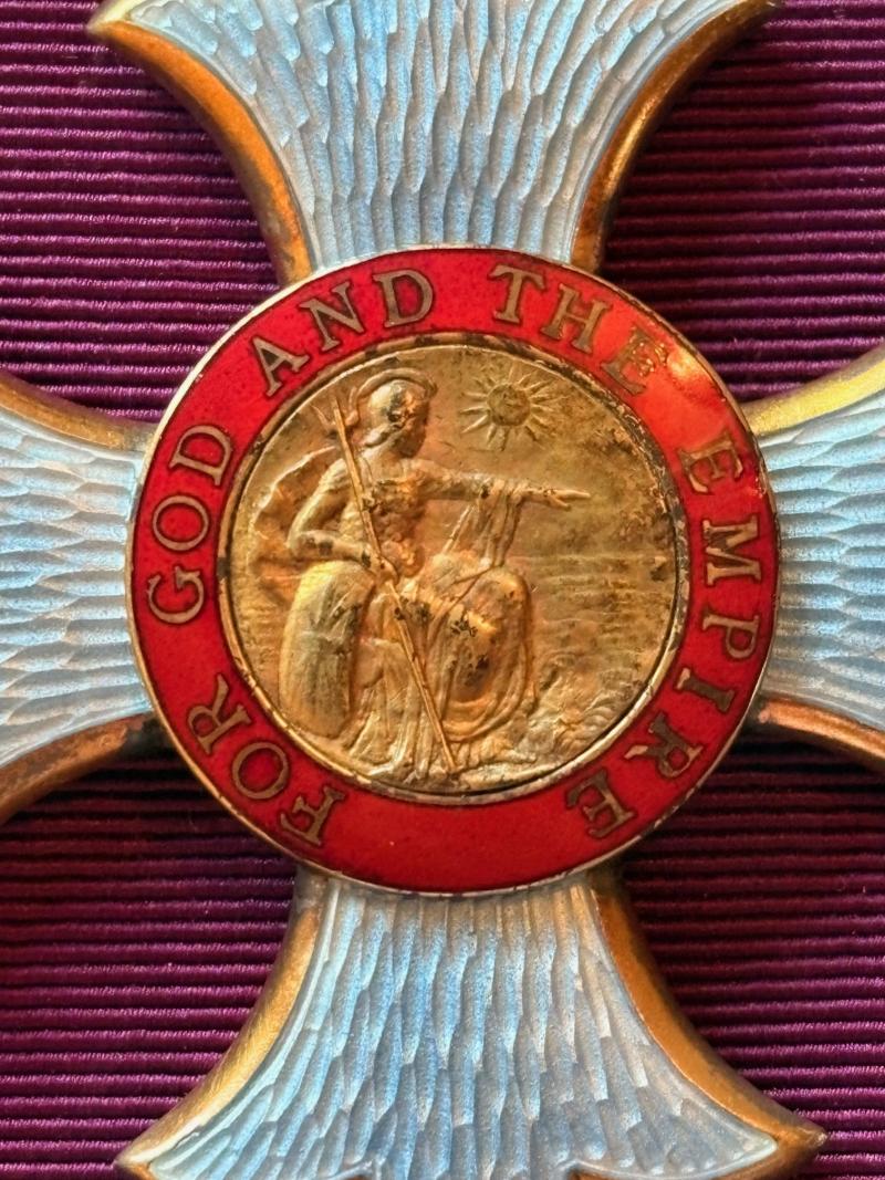 FANTASTIC WW1 WARTIME BRITISH CASED 1ST TYPE MILITARY CBE MEDAL.